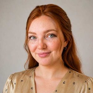 victoria davis headshot